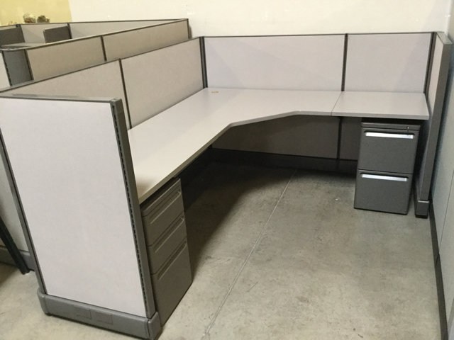 Pre-owned AO2 Cubicle Workstations