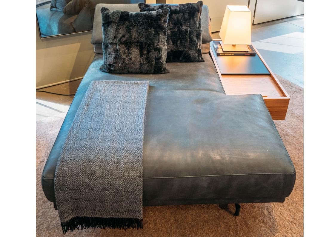 Altopiano Chaise Lounge