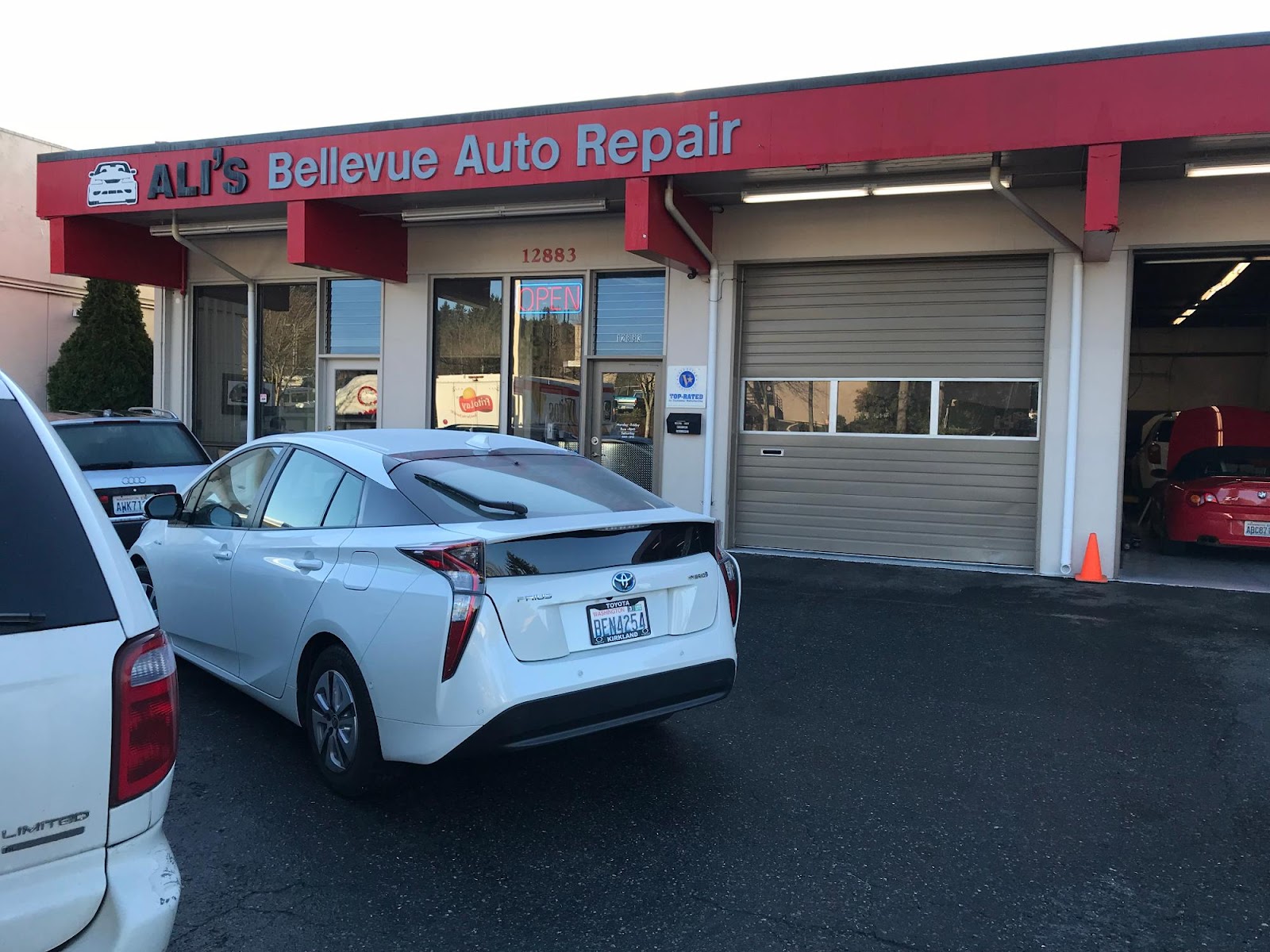 Ali's Bellevue Auto Repair gallery 2