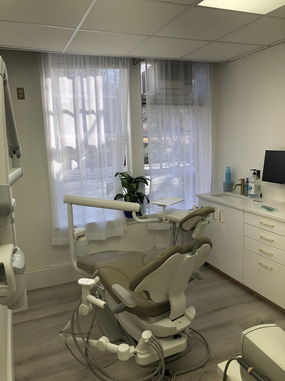 All Smiles Dentistry Affiliated with The Smilist Dental gallery 3
