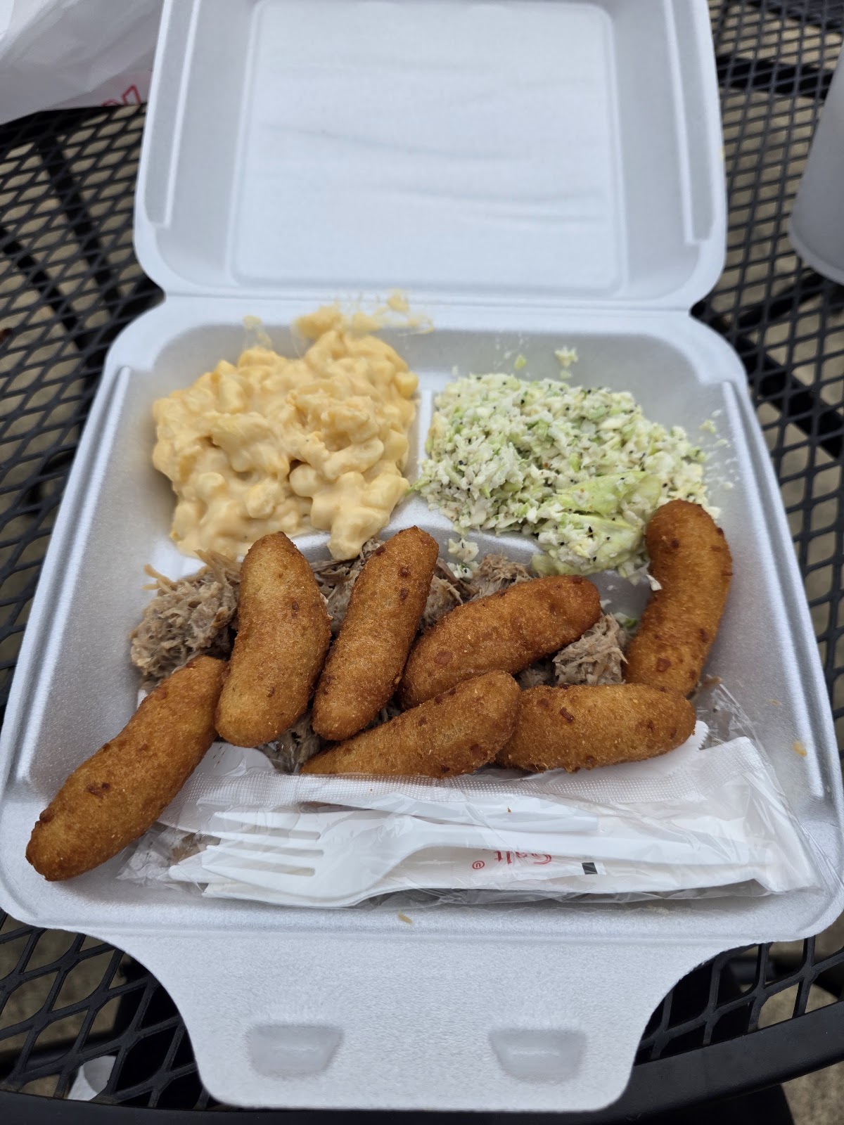 Allen & Son Bar-B-Que gallery 6