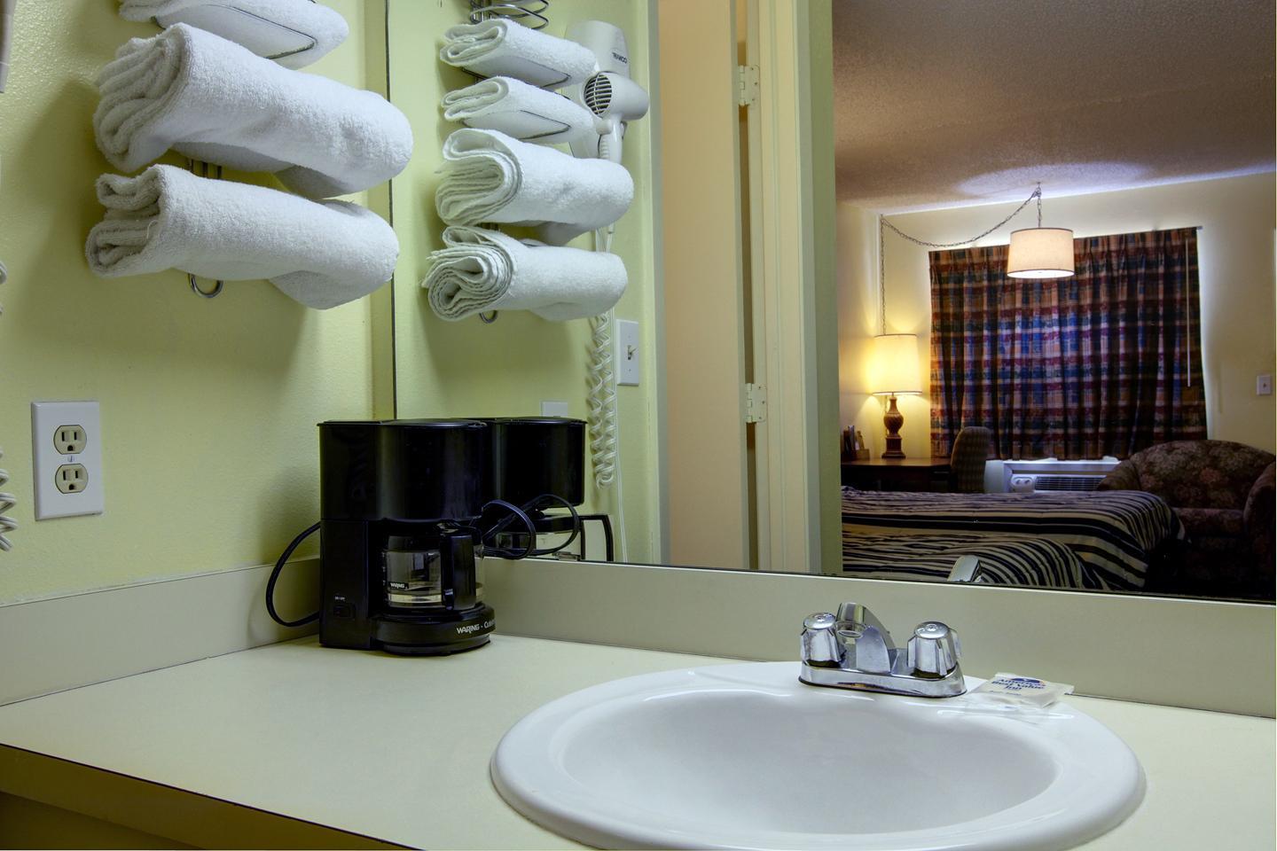 Americas Best Value Inn Comanche gallery 4