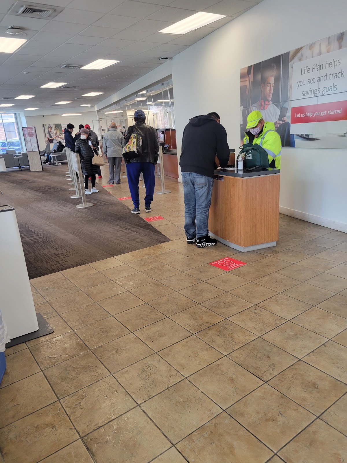 Bank of America (with Drive-thru ATM) gallery 4