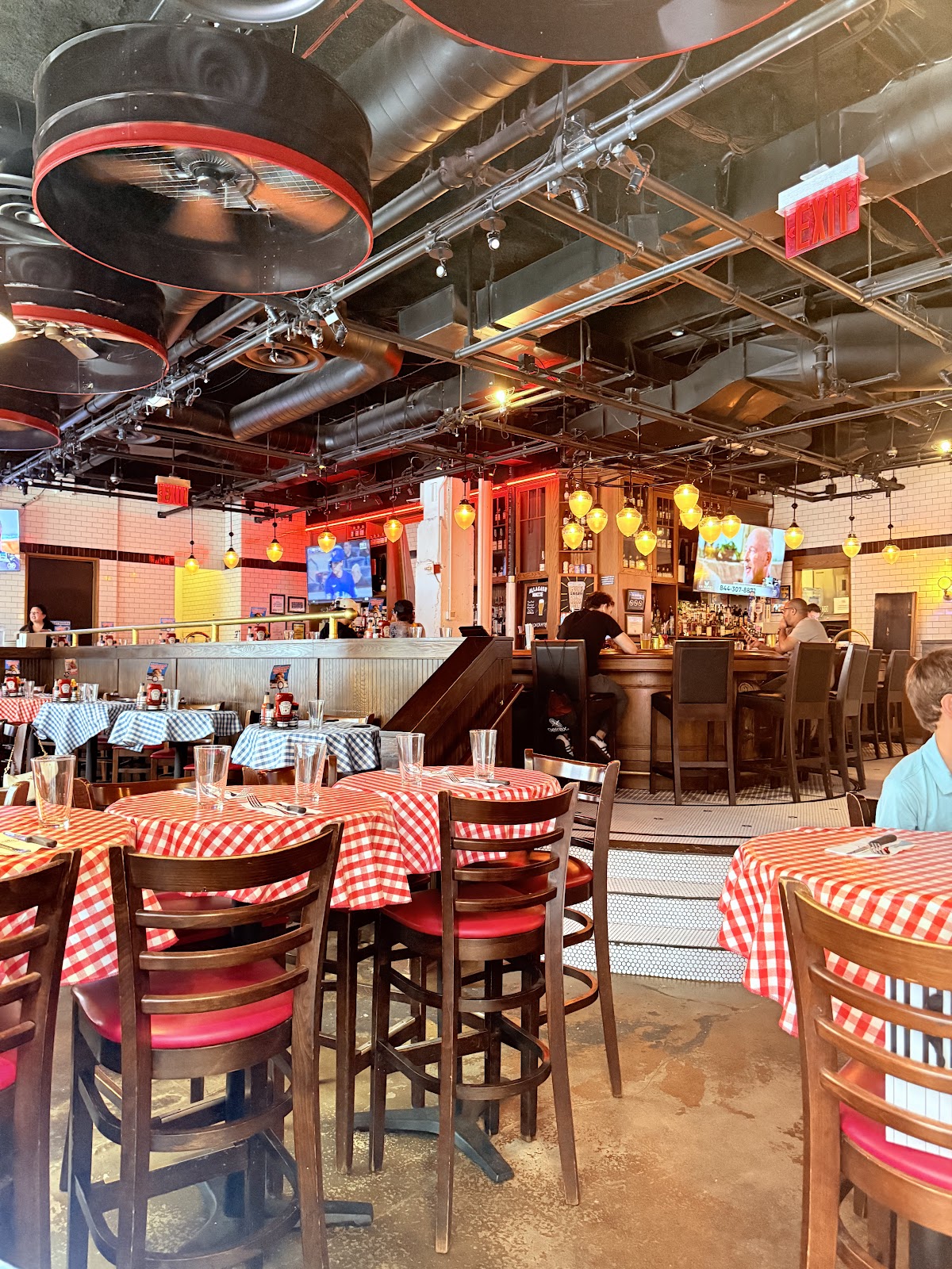 Bill's Bar & Burger gallery 2