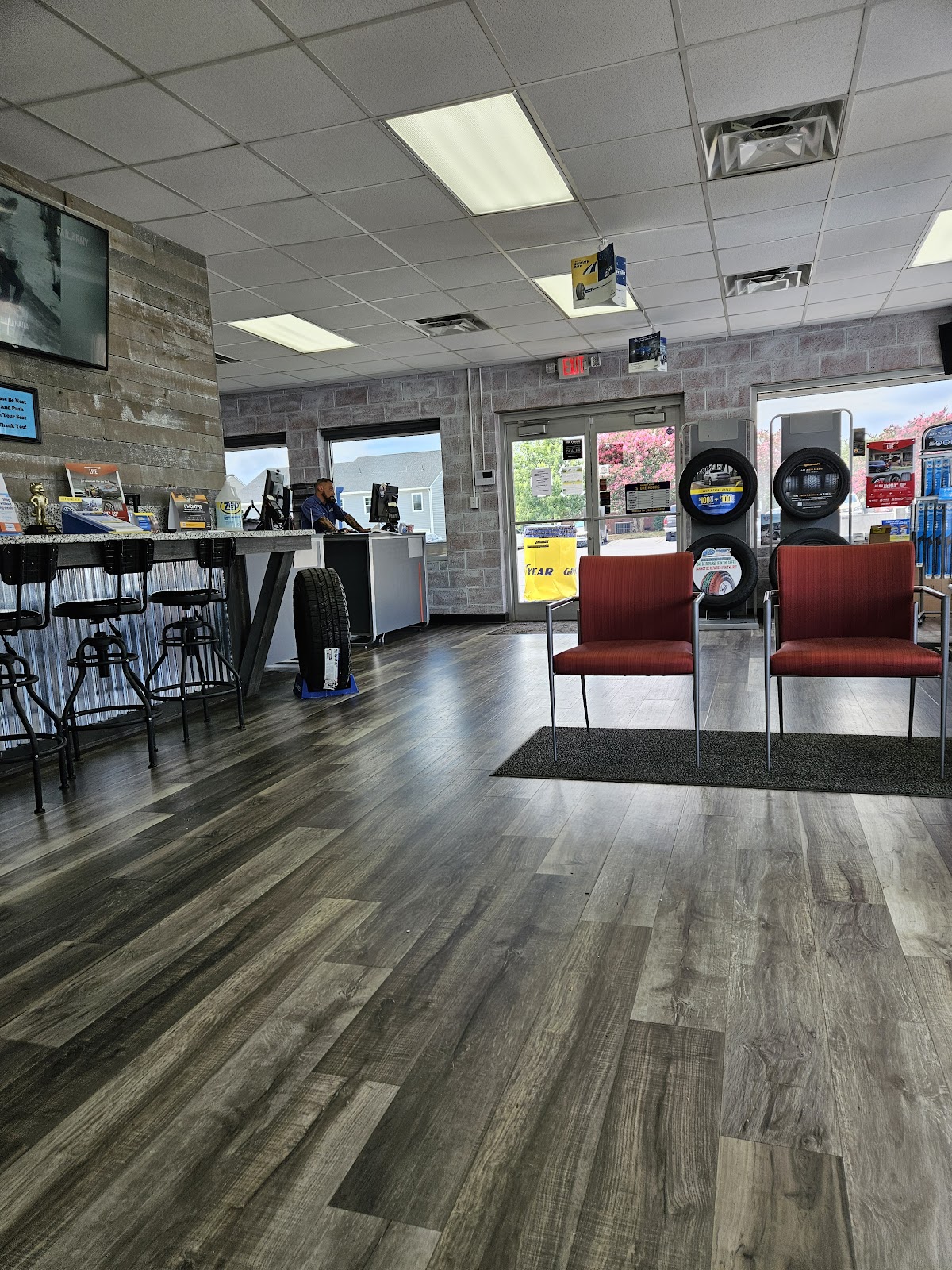 Black's Tire & Auto Service gallery 2