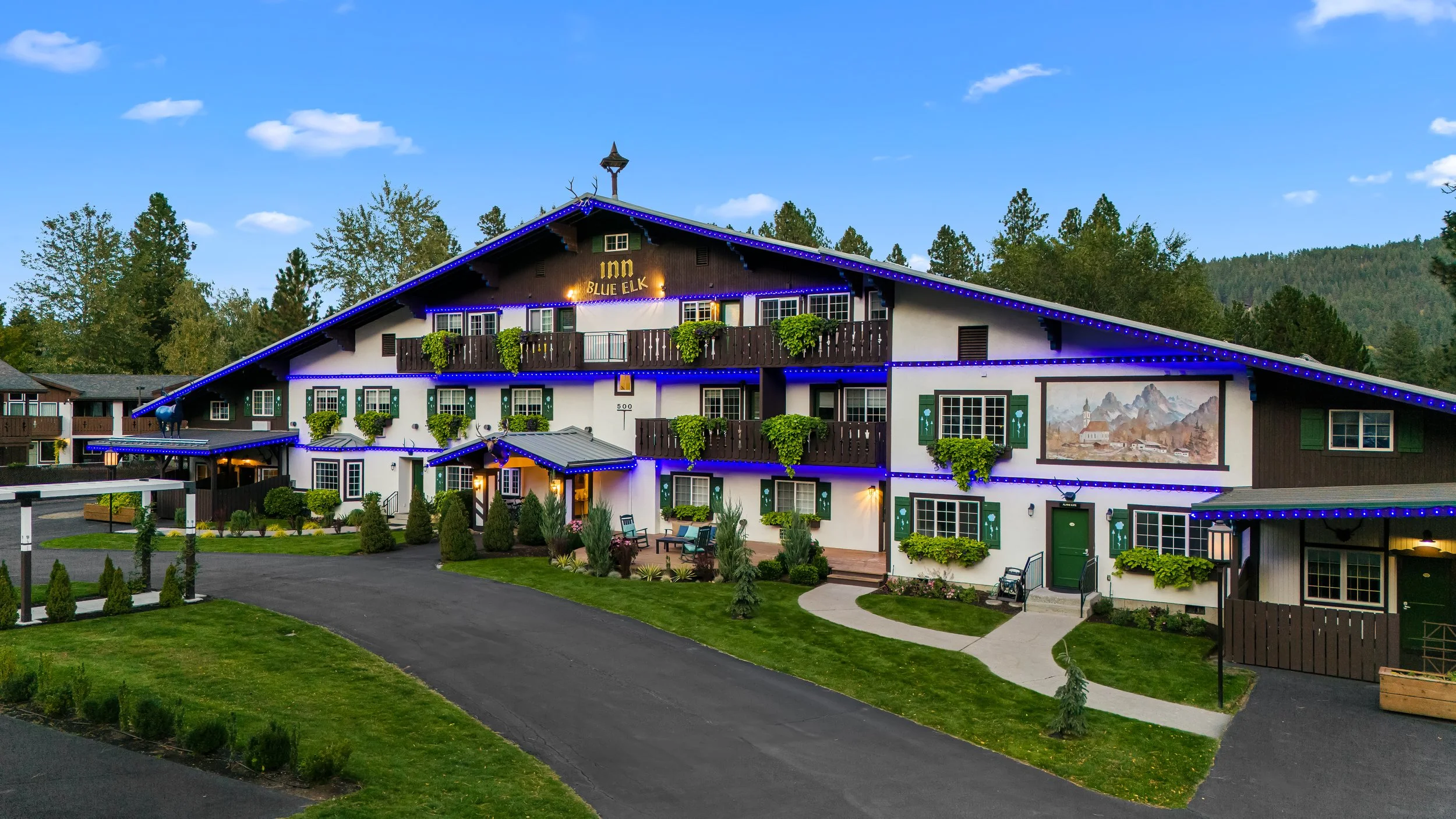 Blue Elk Inn gallery 1