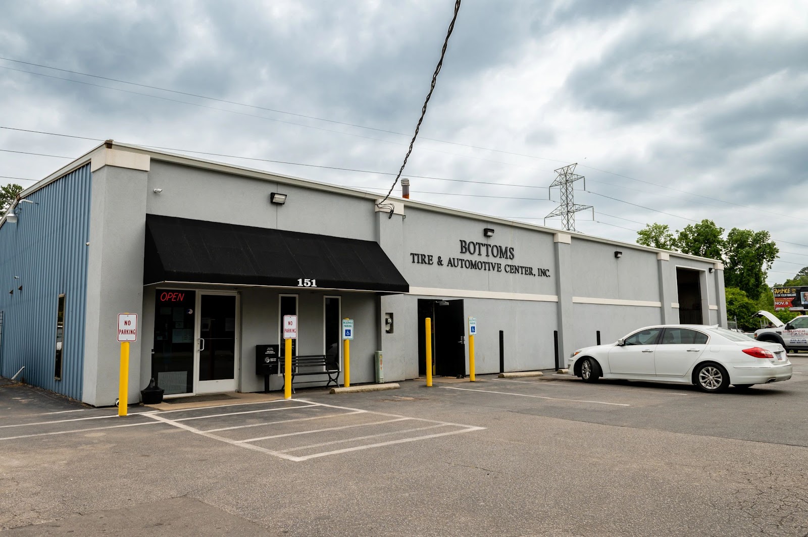 Bottoms Tire & Automotive Center Inc gallery 2