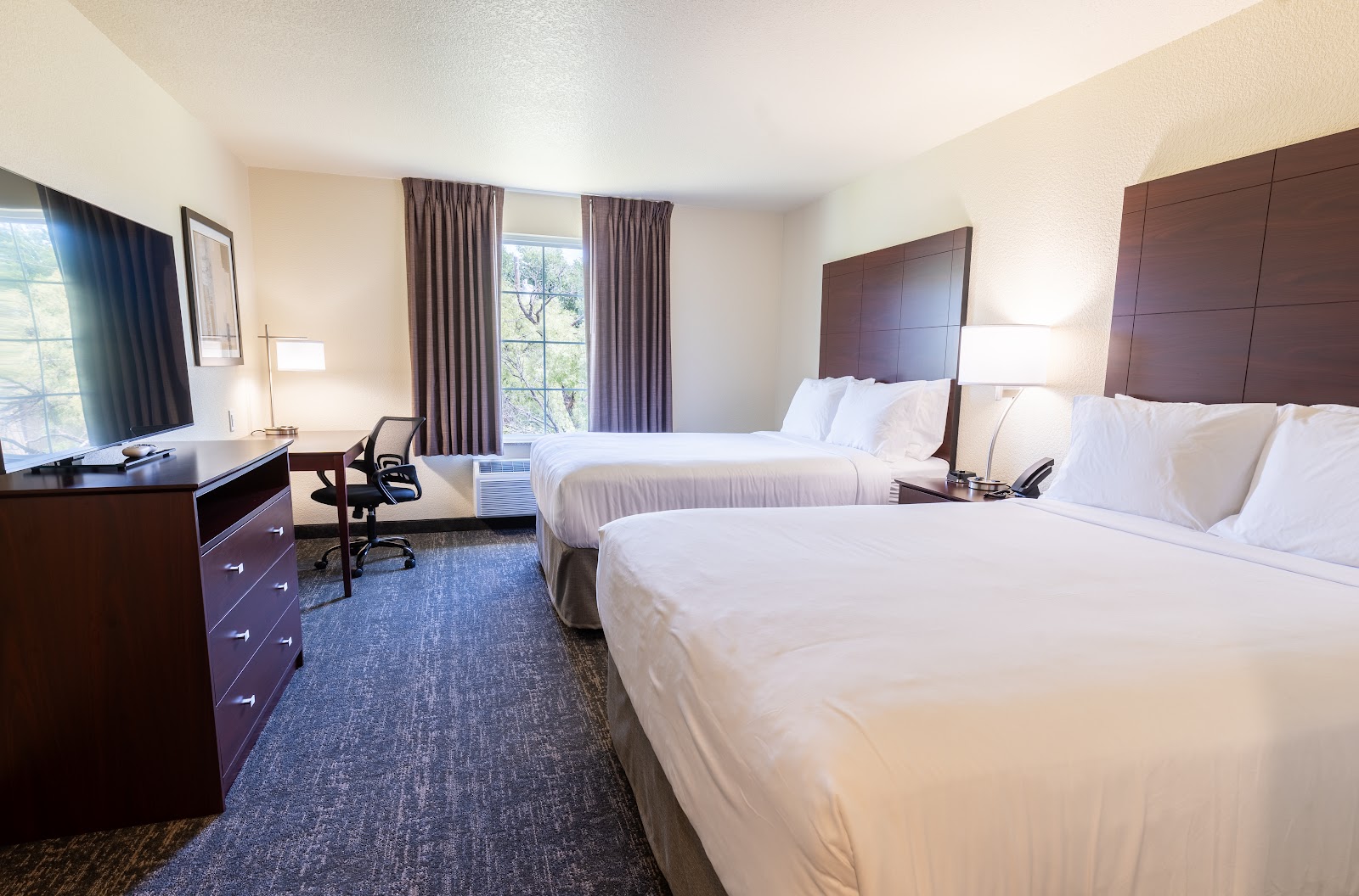 Cobblestone Inn & Suites - Winters gallery 5