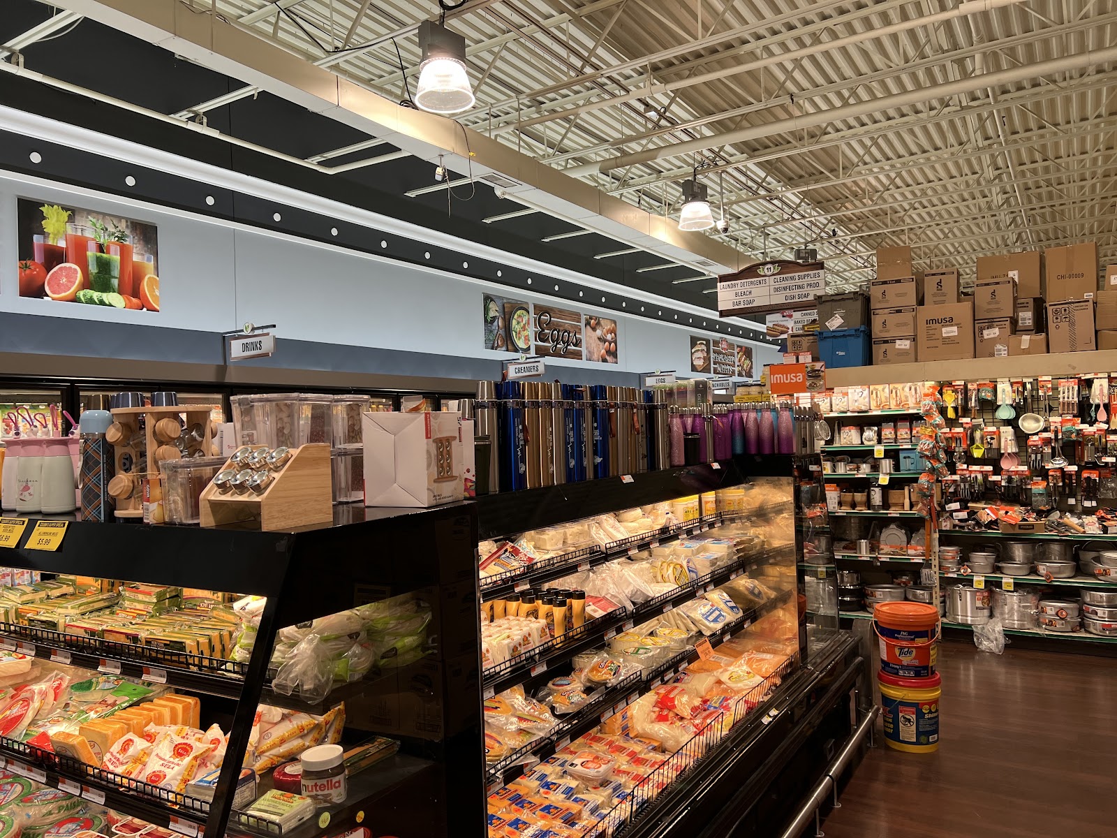 Cousin's Supermarket gallery 4