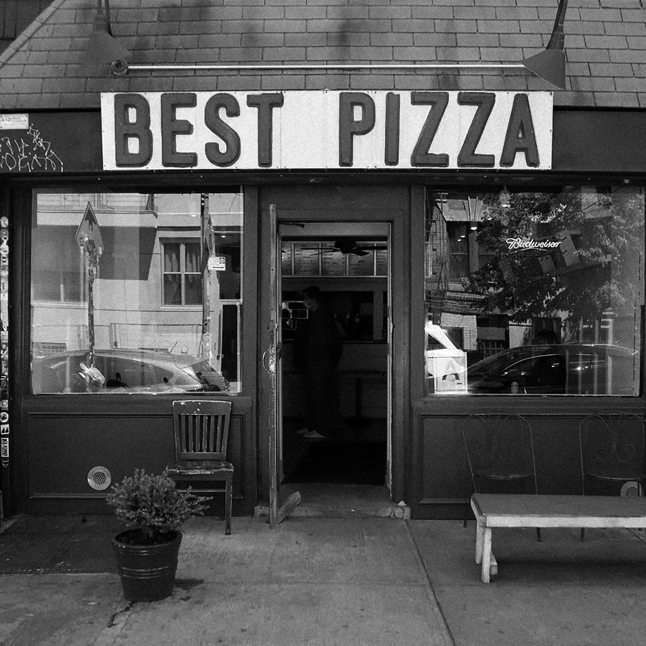 Danny Boy's Famous Original Pizza gallery 4