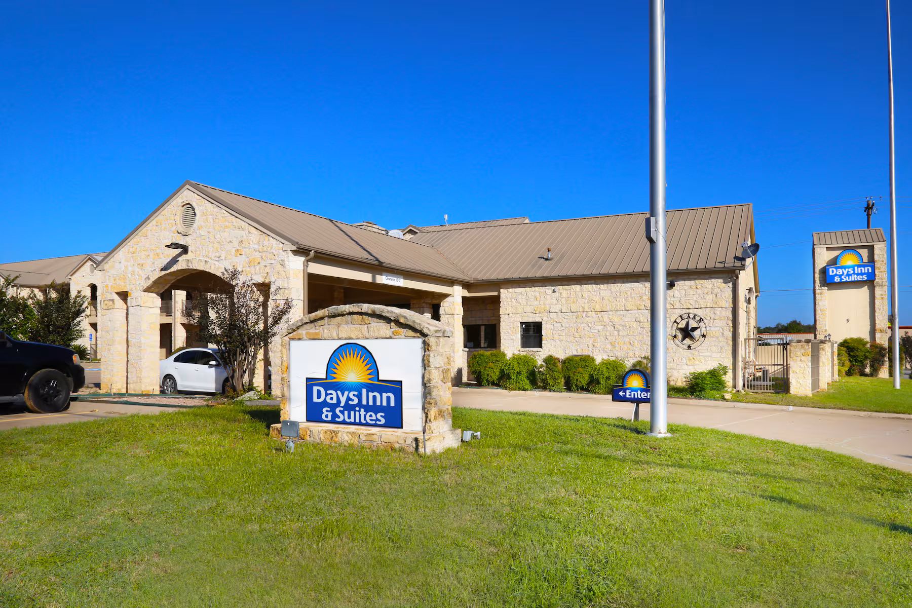 Days Inn & Suites by Wyndham Llano gallery 1