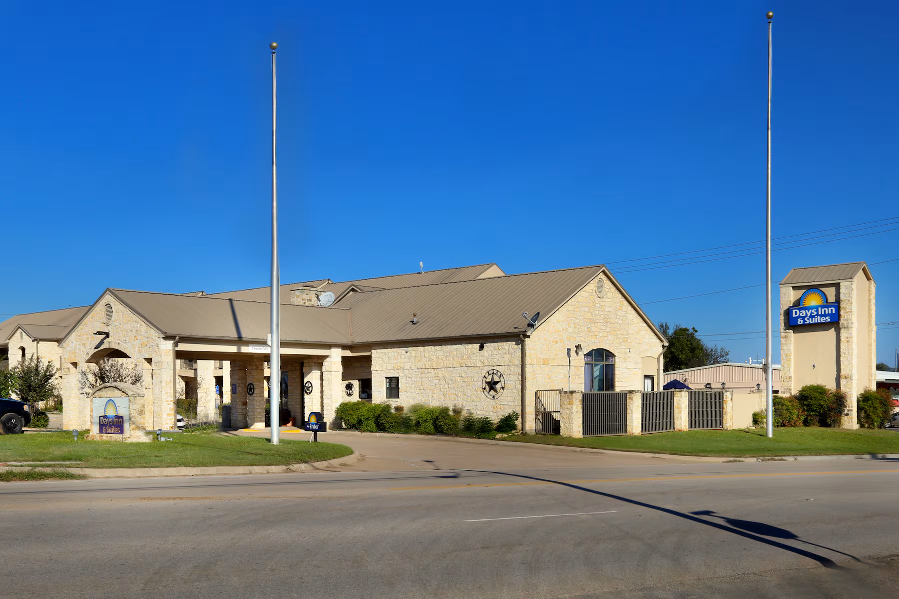 Days Inn & Suites by Wyndham Llano gallery 2