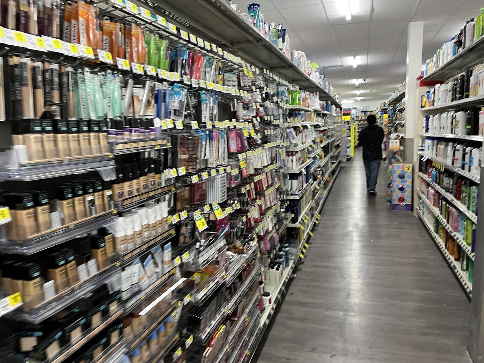 Dollar General gallery 2