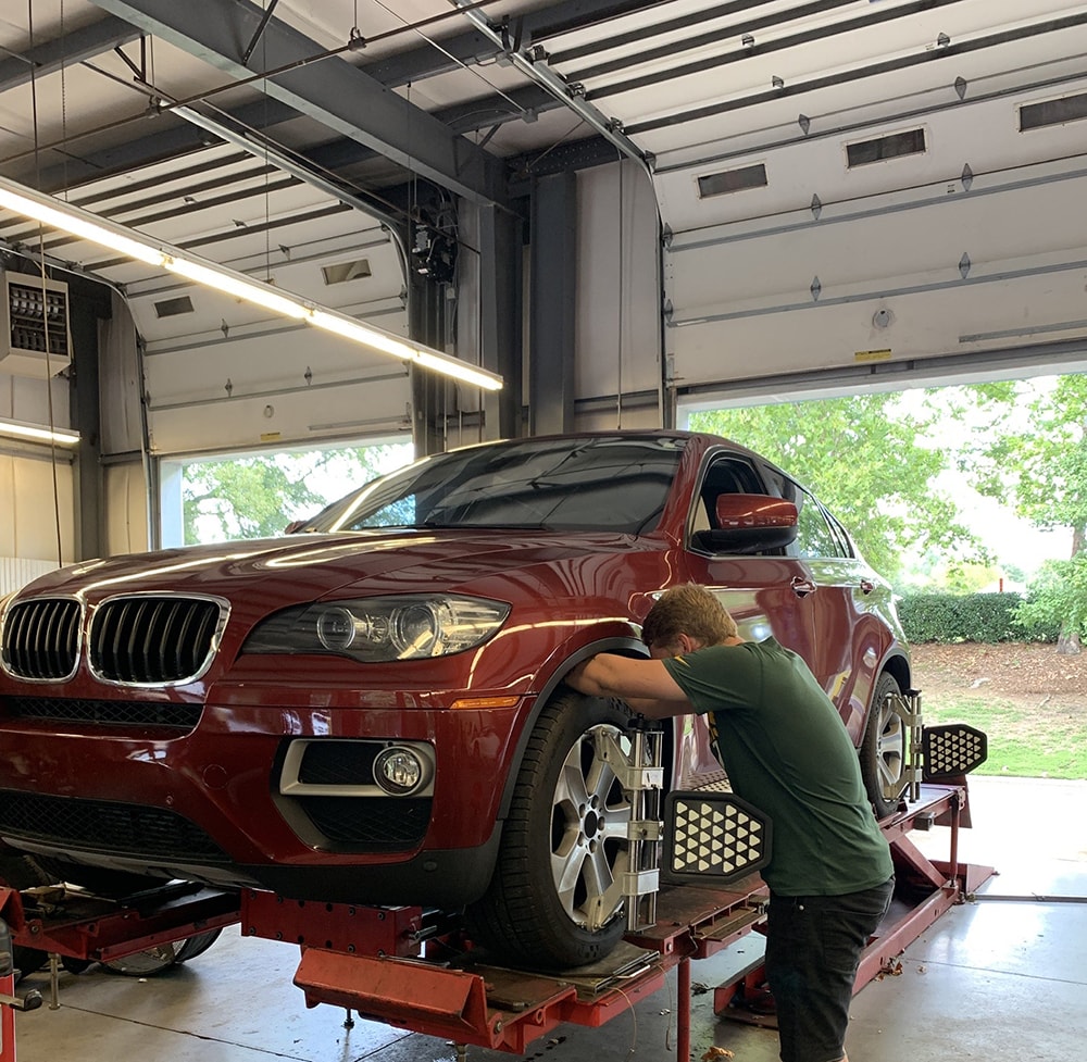 Don Lee's Tire & Auto gallery 2