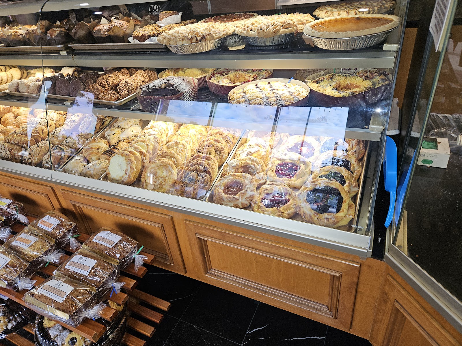 Eddie's Bakery Cafe gallery 6