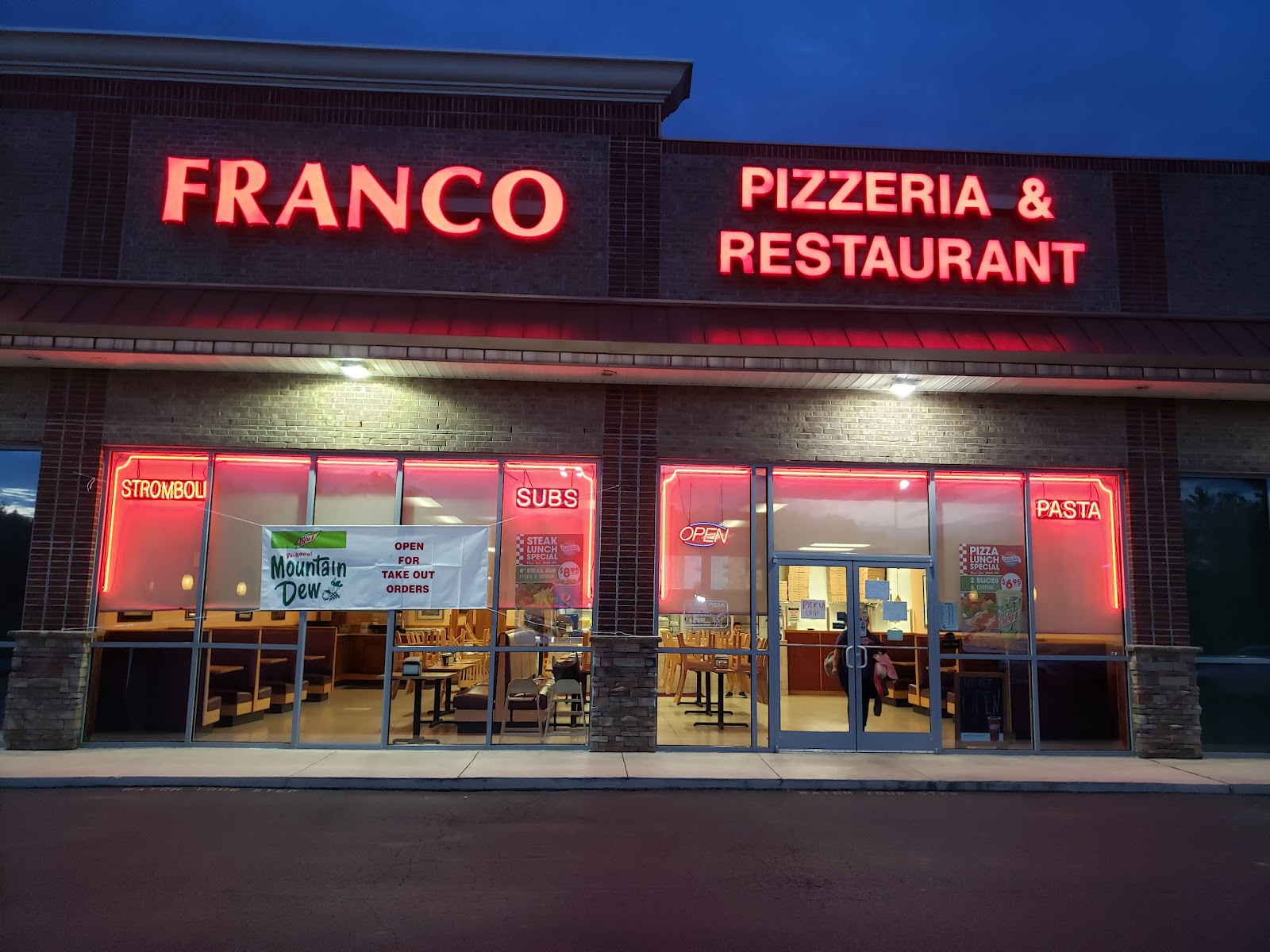 Franco Pizzeria gallery 6