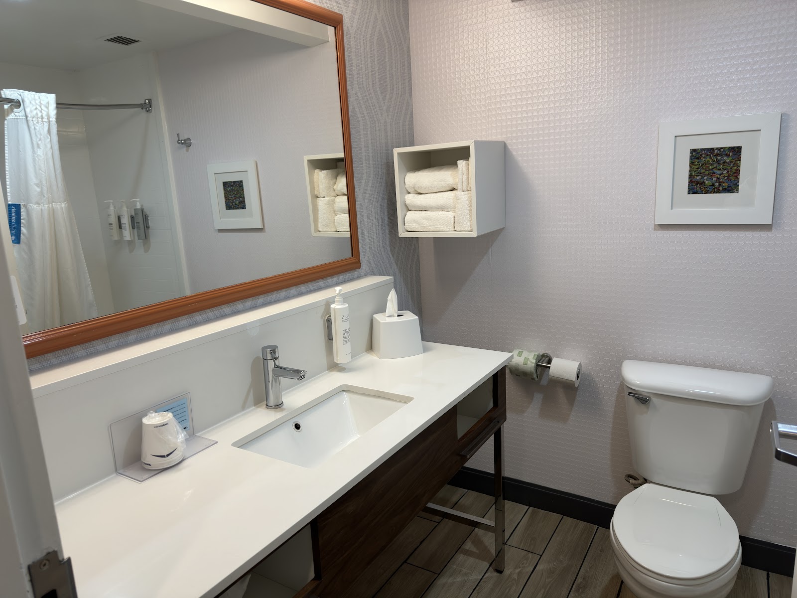 Hampton Inn Bordentown gallery 4