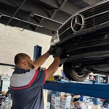 Hector's Auto Repair gallery 3