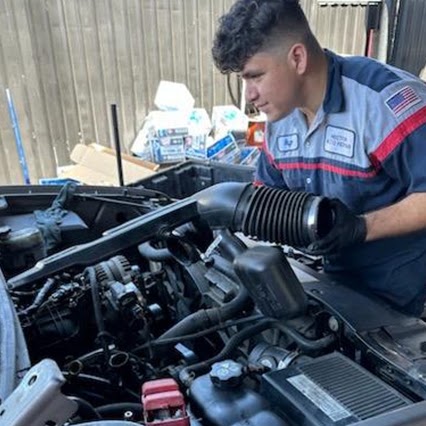 Hector's Auto Repair gallery 4