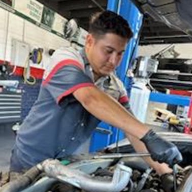 Hector's Auto Repair gallery 5