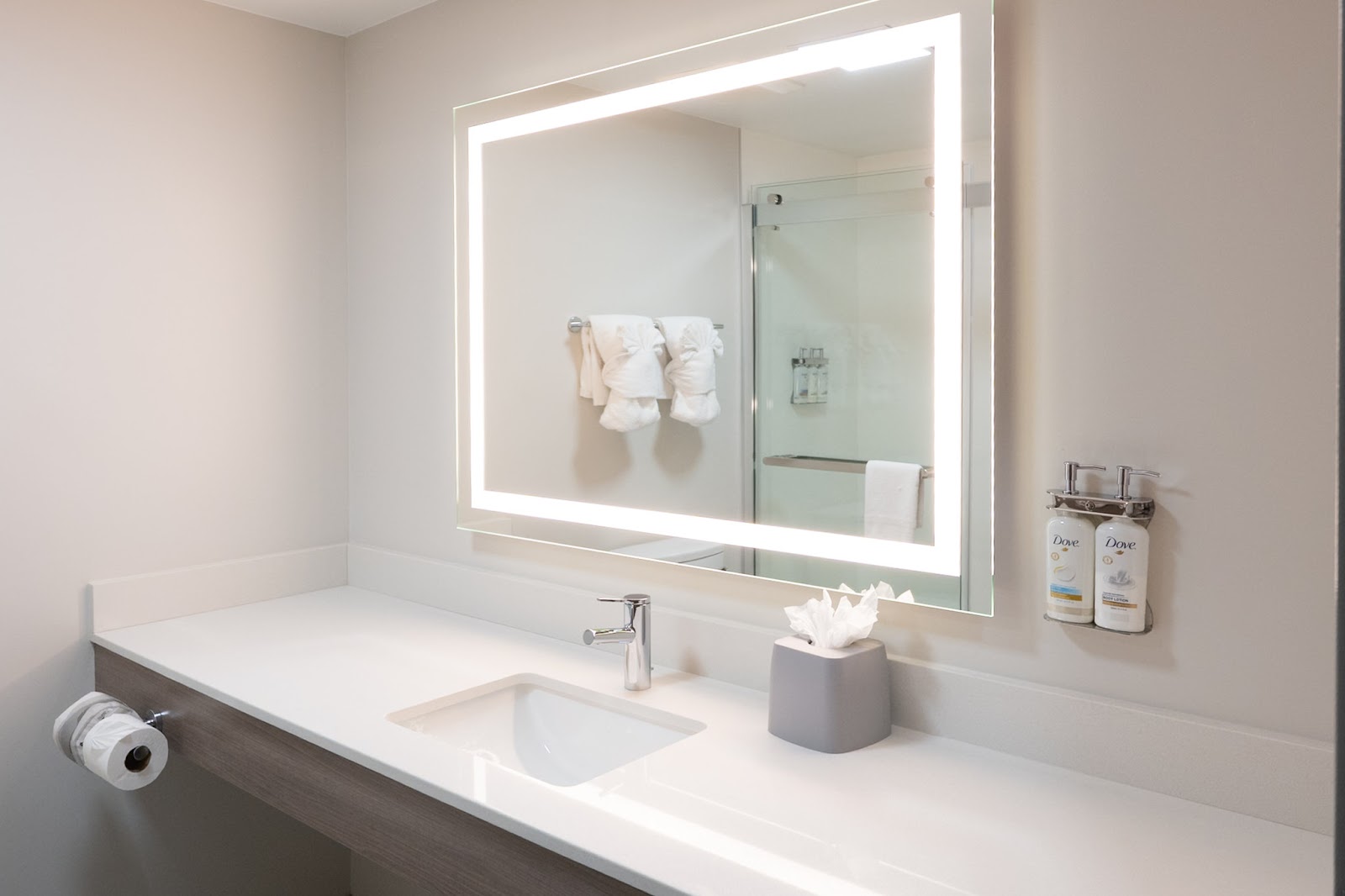 Holiday Inn Express & Suites Burlington - Mount Holly by IHG gallery 4