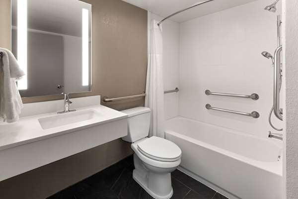 Holiday Inn Express & Suites Washington DC- NoMA gallery 3