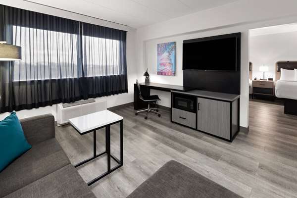 Holiday Inn Express & Suites Washington DC- NoMA gallery 5