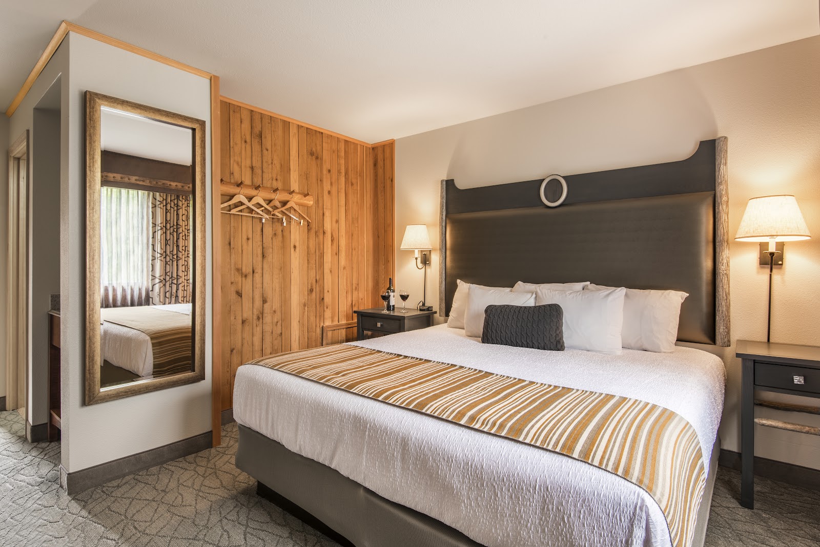 Holland America Denali Lodge gallery 2
