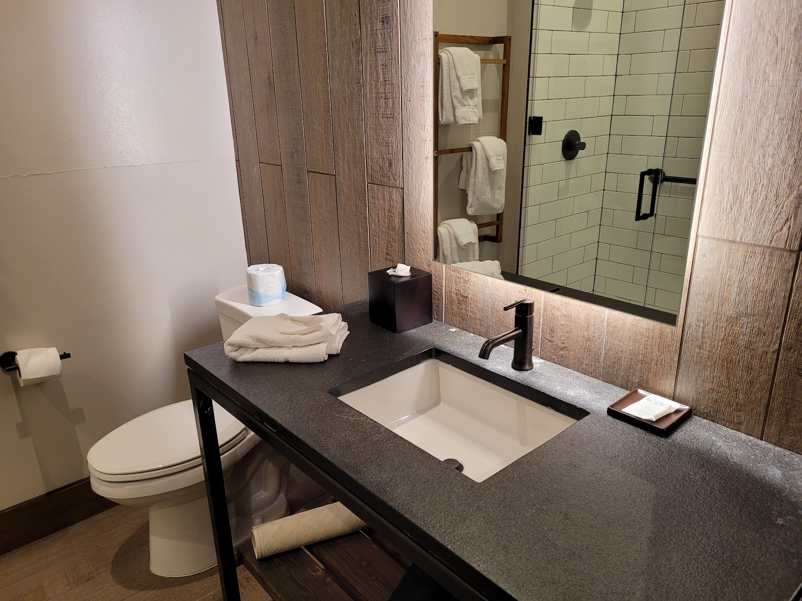 Holland America Denali Lodge gallery 4