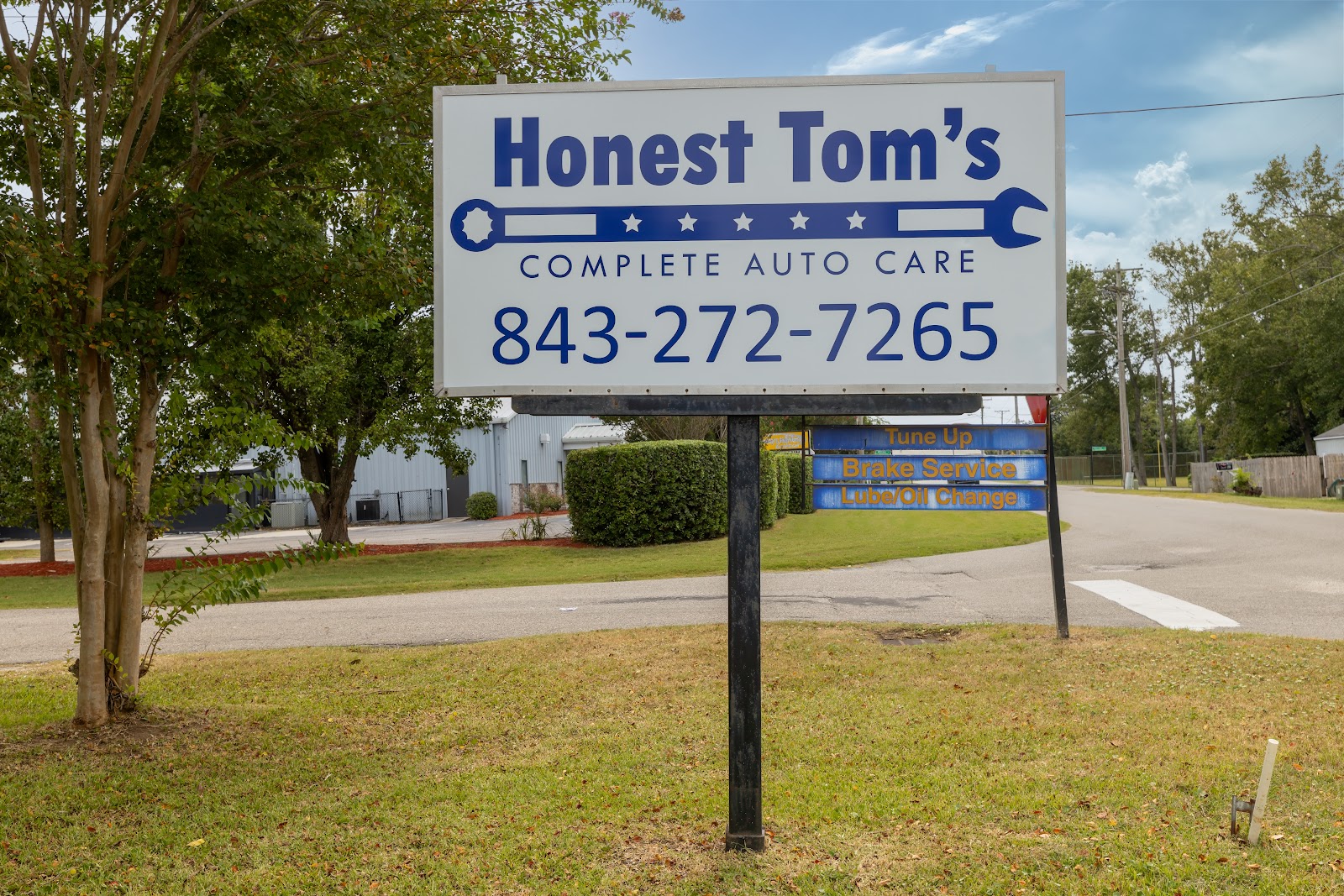 Honest Tom's Auto Care N.M.B. gallery 2