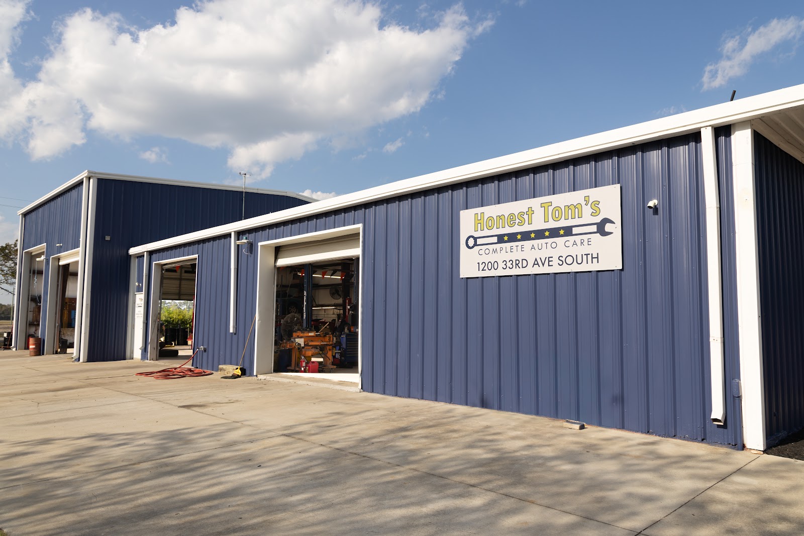Honest Tom's Auto Care N.M.B. gallery 3