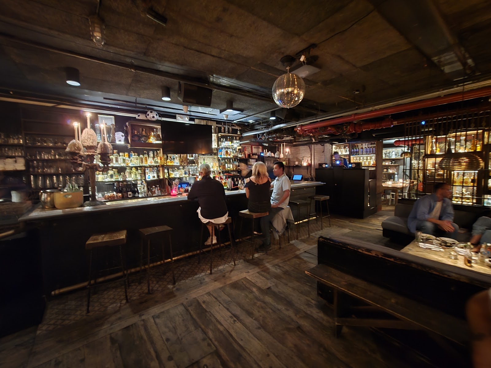 La Esquina Brasserie gallery 3