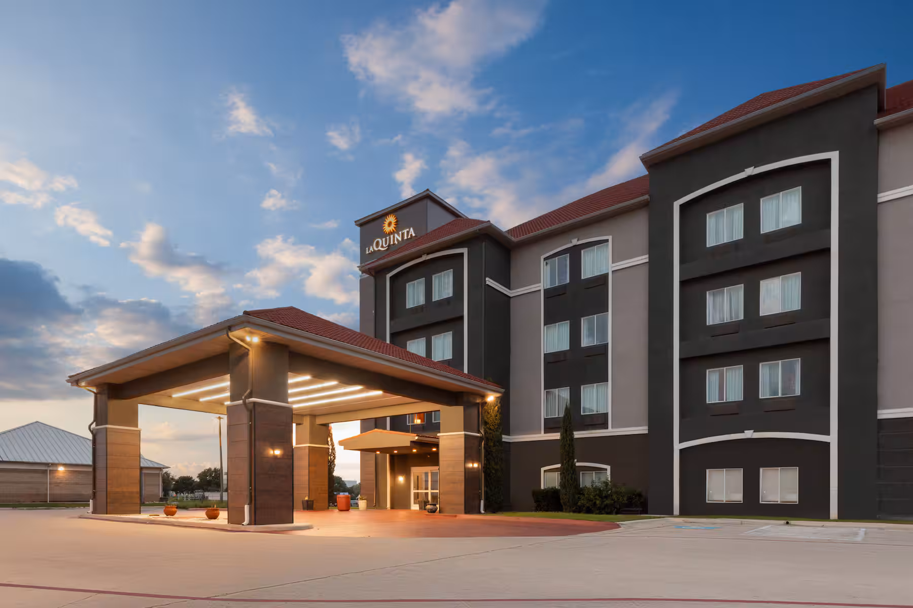 La Quinta Inn & Suites by Wyndham Brownwood gallery 4