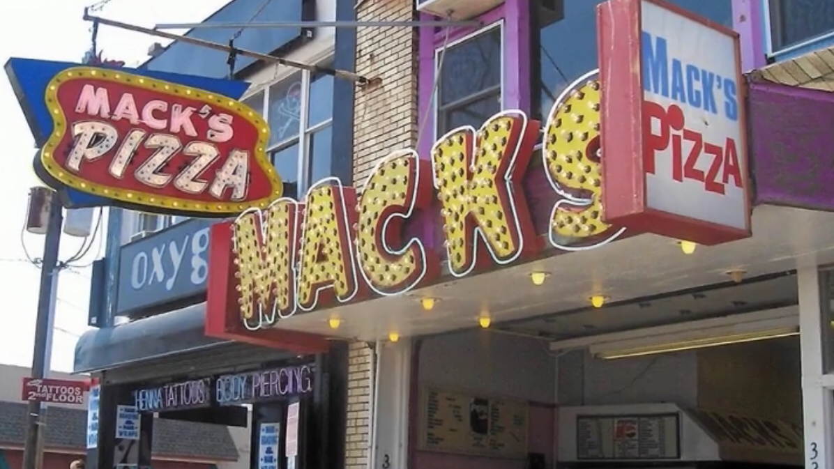 Mack's Pizza gallery 1