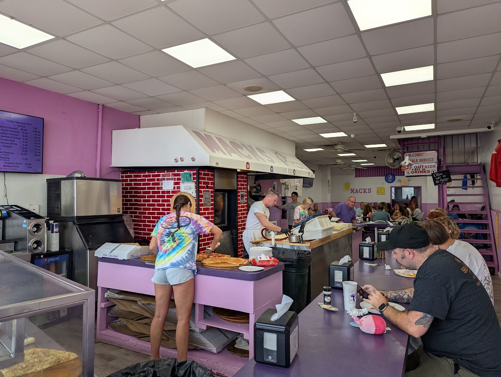 Mack's Pizza gallery 6