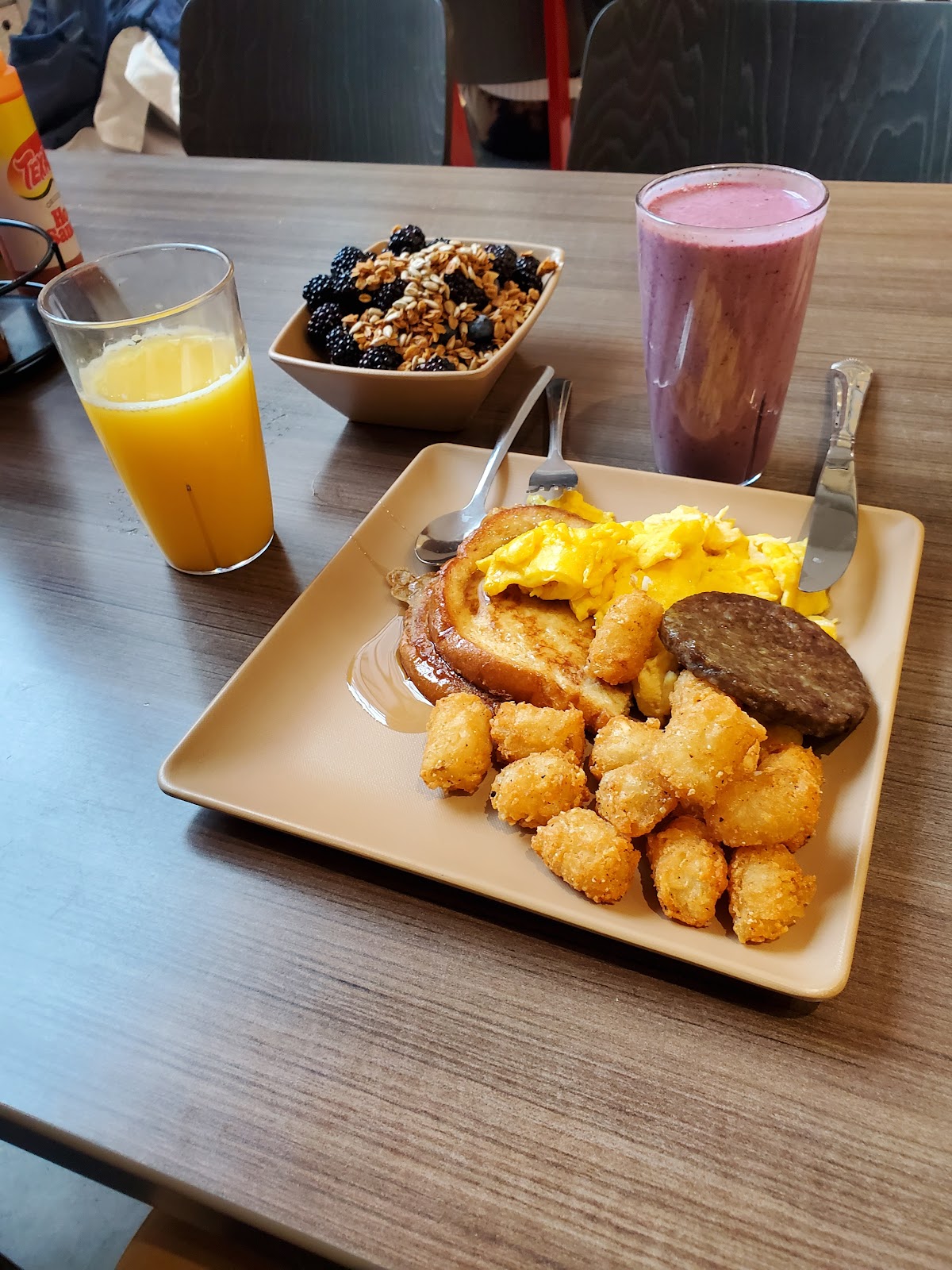 McEwen Dining Hall gallery 3