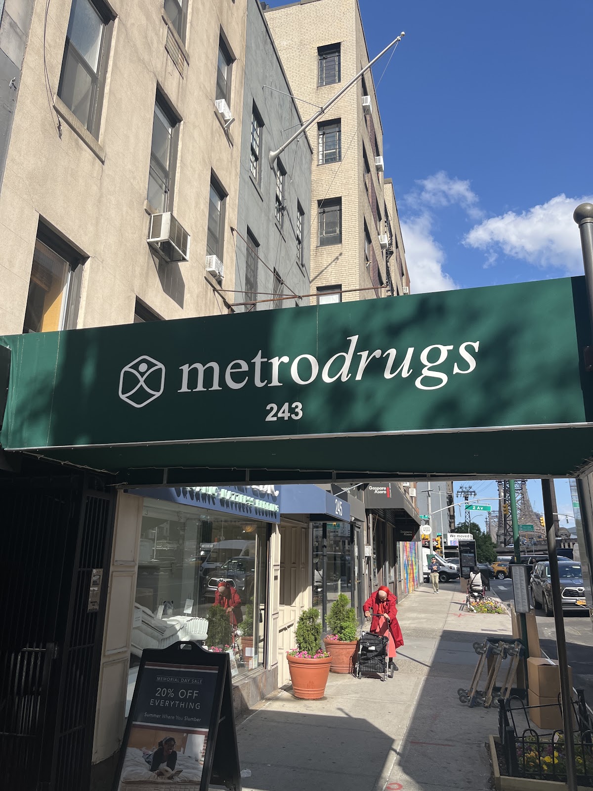 Metro Drugs gallery 2