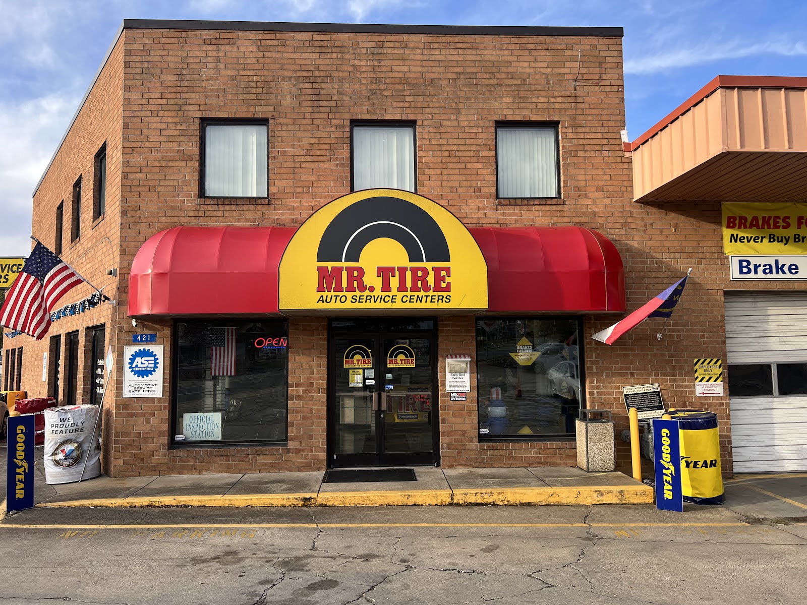 Mr. Tire Auto Service Centers gallery 4