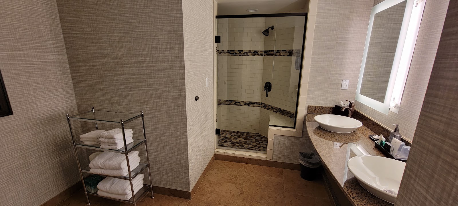 Sheraton Anchorage Hotel gallery 3