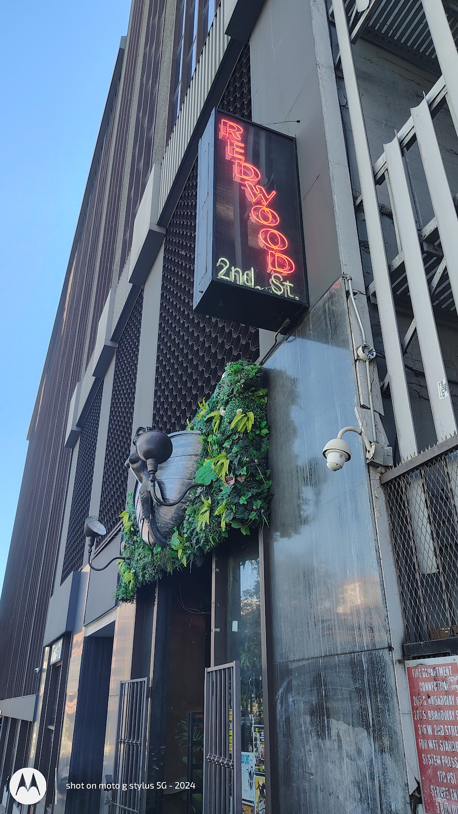 The Redwood Bar & Grill gallery 6