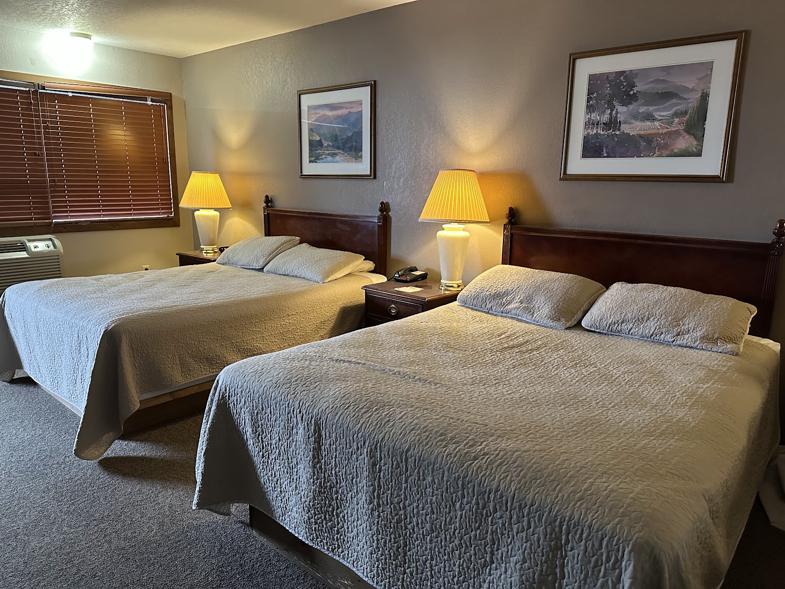 Timber Lodge Inn gallery 2