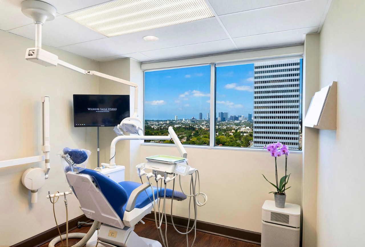 Wilshire Smile Studio - Los Angeles Dentist, Cosmetic and Emergency Dentistry gallery 2