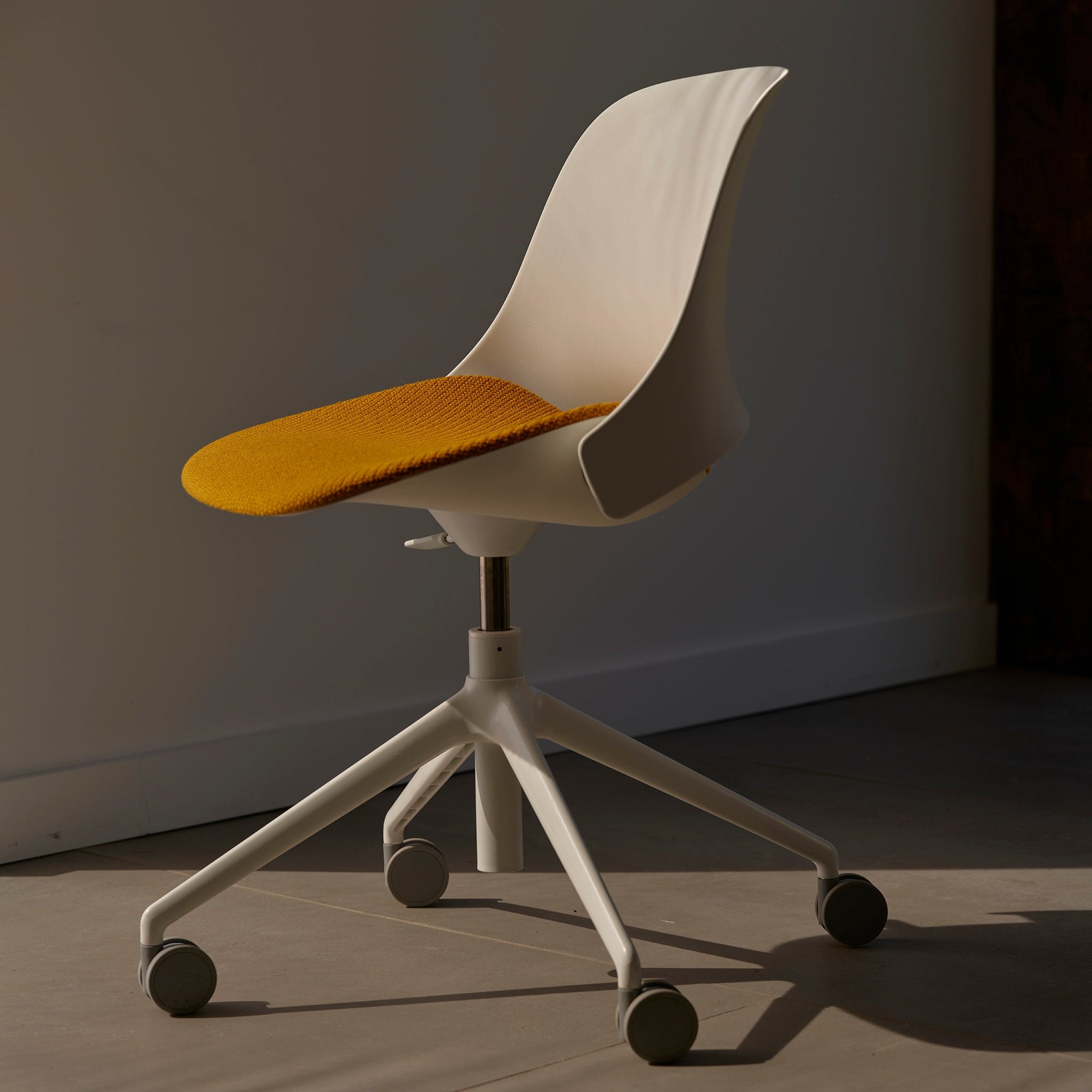 Trea Chair